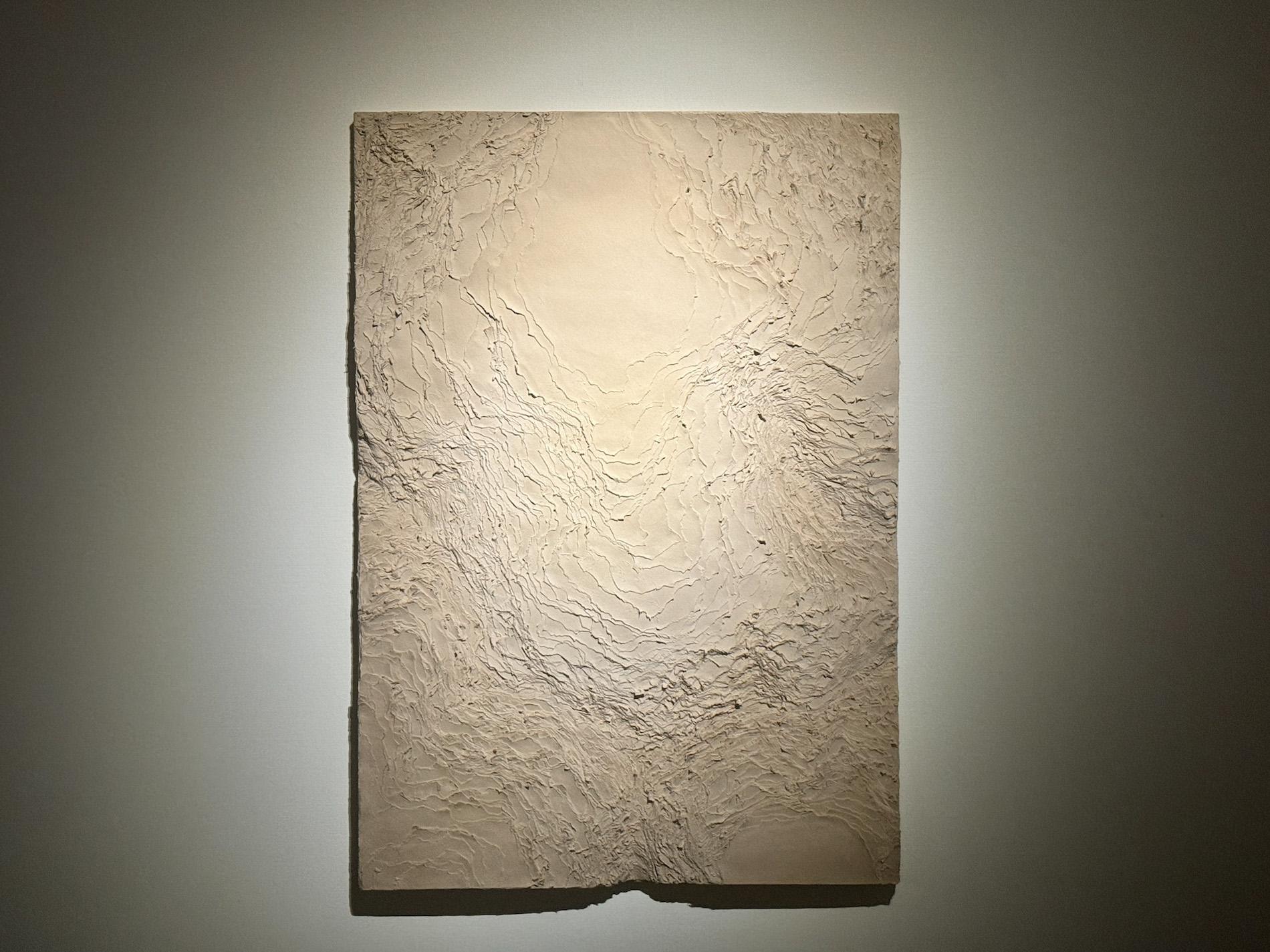 麻から作られた紙の作品〜Nerhol《Canvas(Nusa)》2024 Japanese paper (Hemp)Ox glue, cedar
