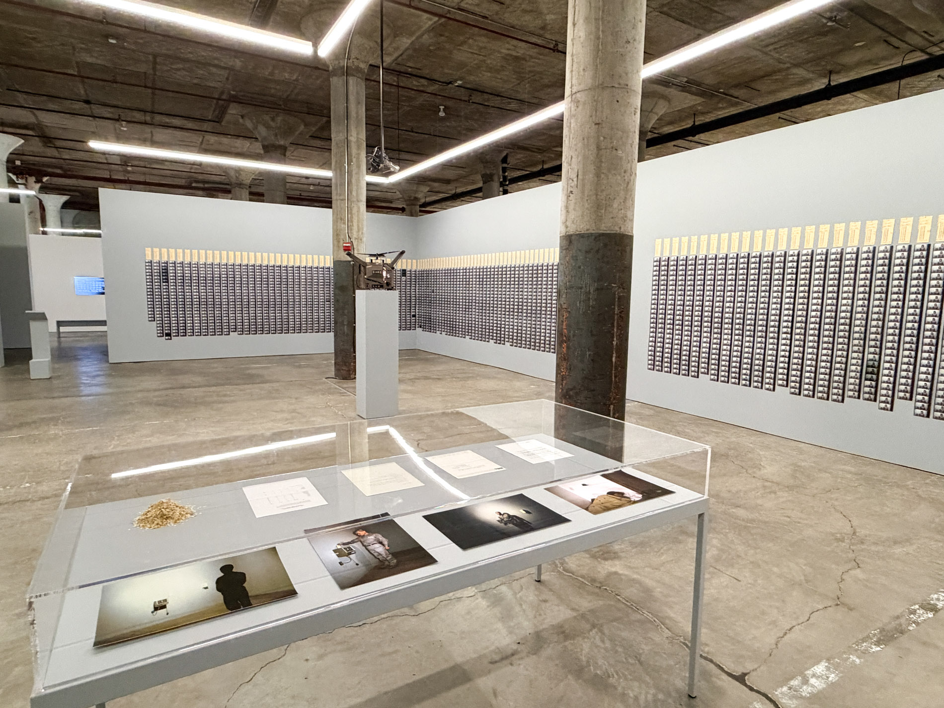 ペーター・クラーゼン展 図録 1991年 アートポイントコンテンポラリー フォトレポート】特異なアート「One Year Performance」 ― 謝徳慶